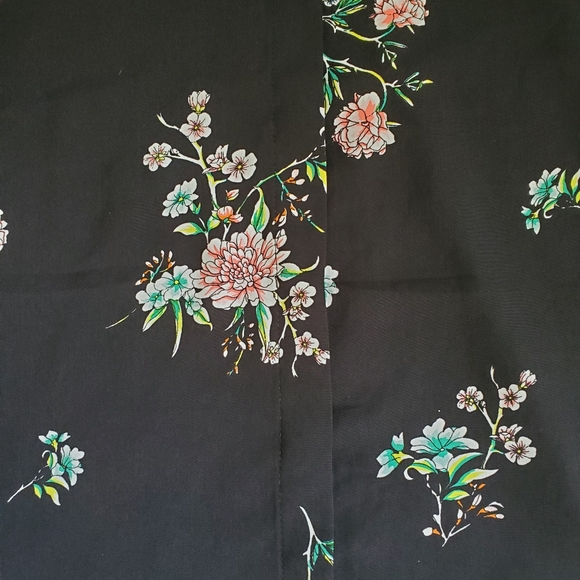 H&M Silky Long-Sleeve Button-Down Floral Blouse, 2 - Picture 4 of 9